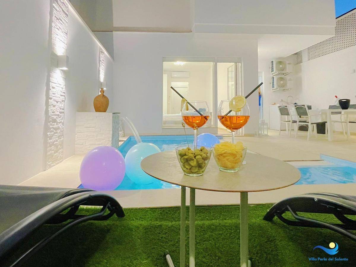Villa Perla del Salento con piscina in Lido Marini, Golfo di Taranto