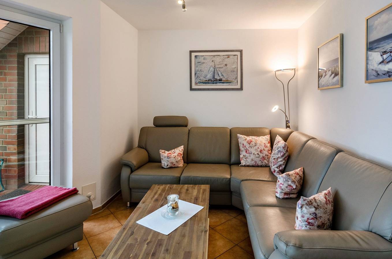 Appartement entier, Appartement 'Ferienhaus Finnja' avec terrasse privée, jardin privé et Wi-Fi in Norddeich, Norden et ses environs
