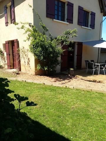 Gîte pour 6 personnes, avec terrasse et jardin à Cendrieux