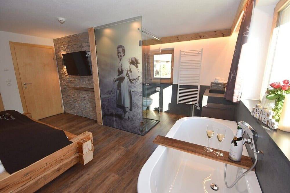 Comfort Chalet Mühle - Ski in/Ski out, Sauna-Jacuzzi - by \"wachterhof\" in Tuxer Alpen, Kaltenbach