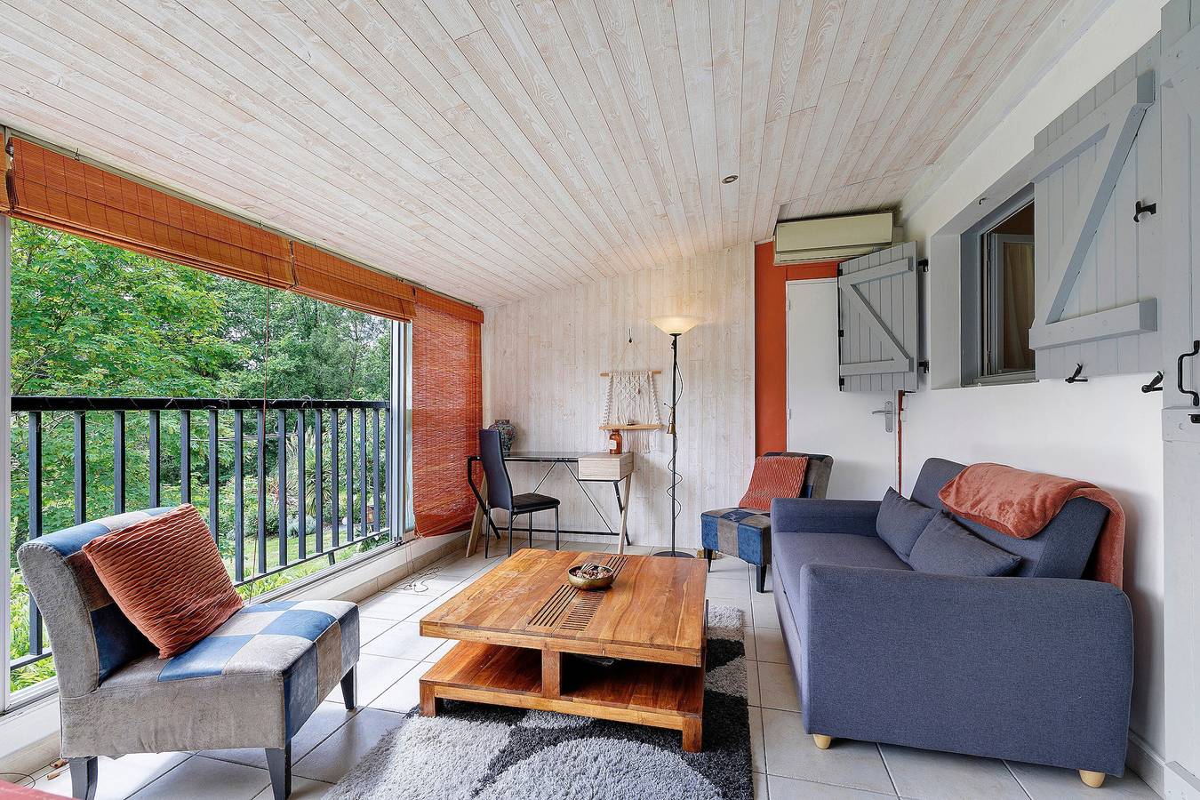 Ferienhaus „Gîte Douceur de Vivre - Soleil“ mit Seeblick, Pool und Wlan in Saint-Avaugourd-des-Landes, Vendée