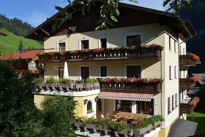 Hotel für 3 Personen, mit Sauna und Garten in Hüttschlag - 4