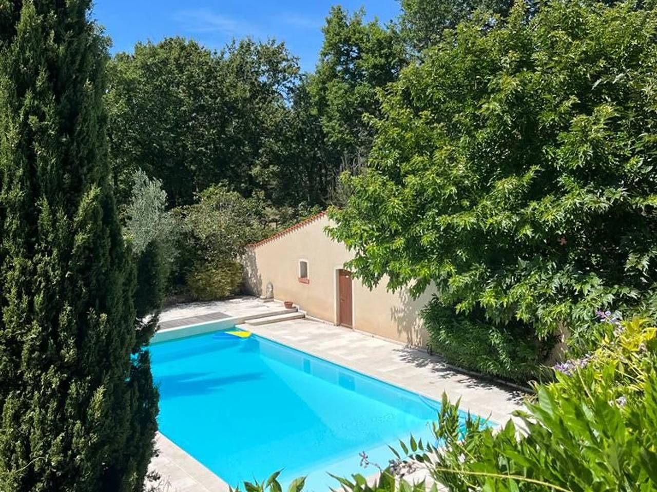 Zimmer mit beheiztem Pool im Brenne-Naturpark in Le Blanc und Umgebung