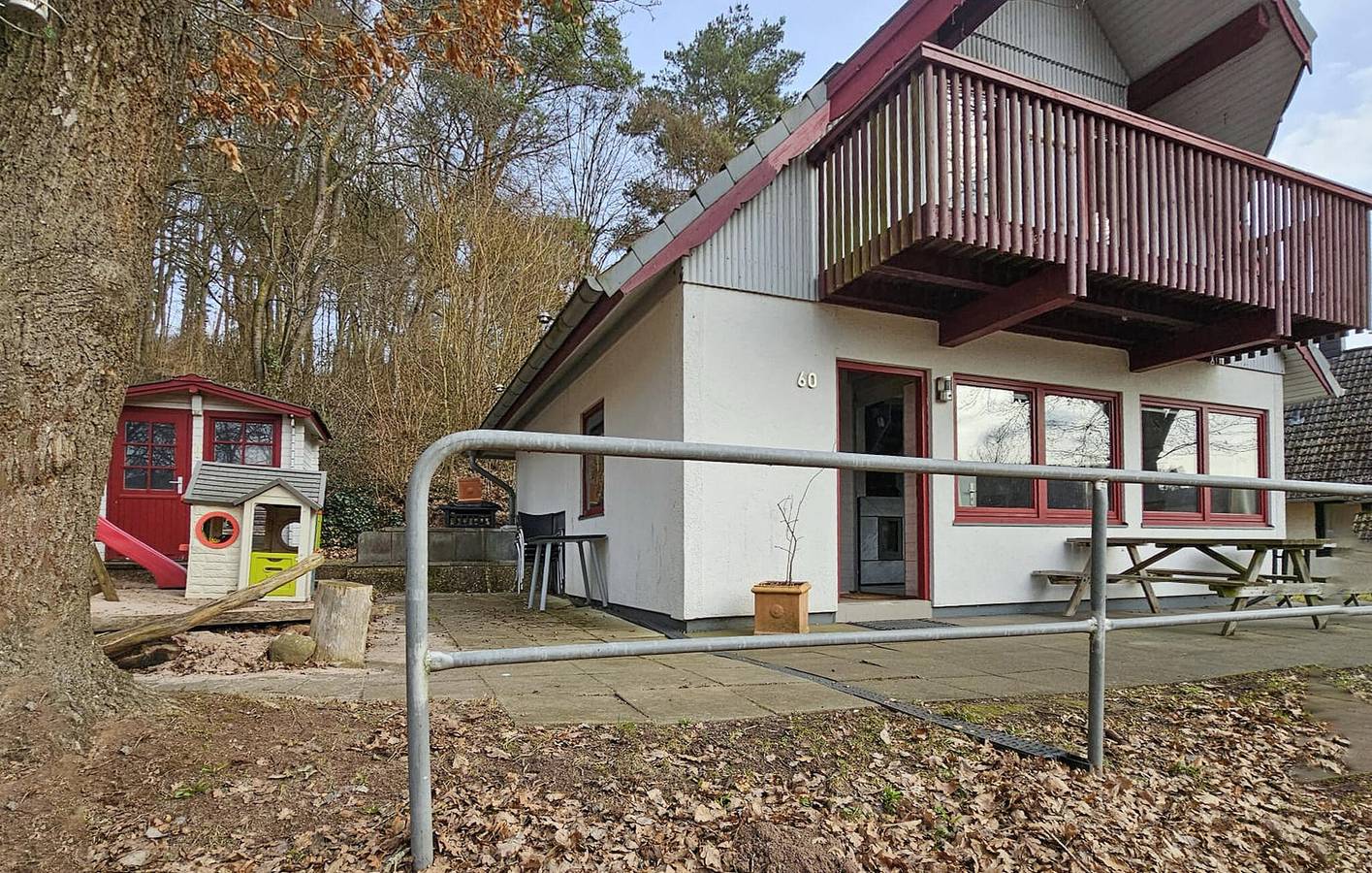 Appartement met uitzicht op het meer, terras en parkeerplaats in Reimboldshausen in Reimboldshausen, Kirchheim