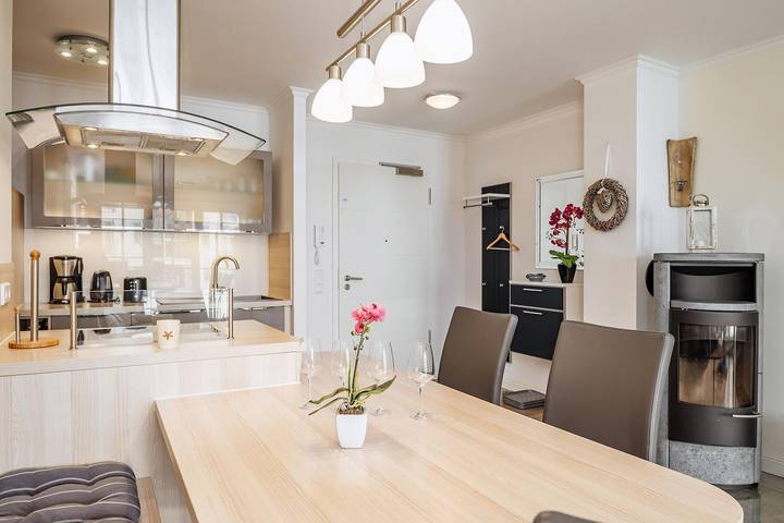 Ganze Wohnung, Villa Strandvogt - mit Meerblick, Balkon und moderner Ausstattung in Börgerende, Börgerende-Rethwisch