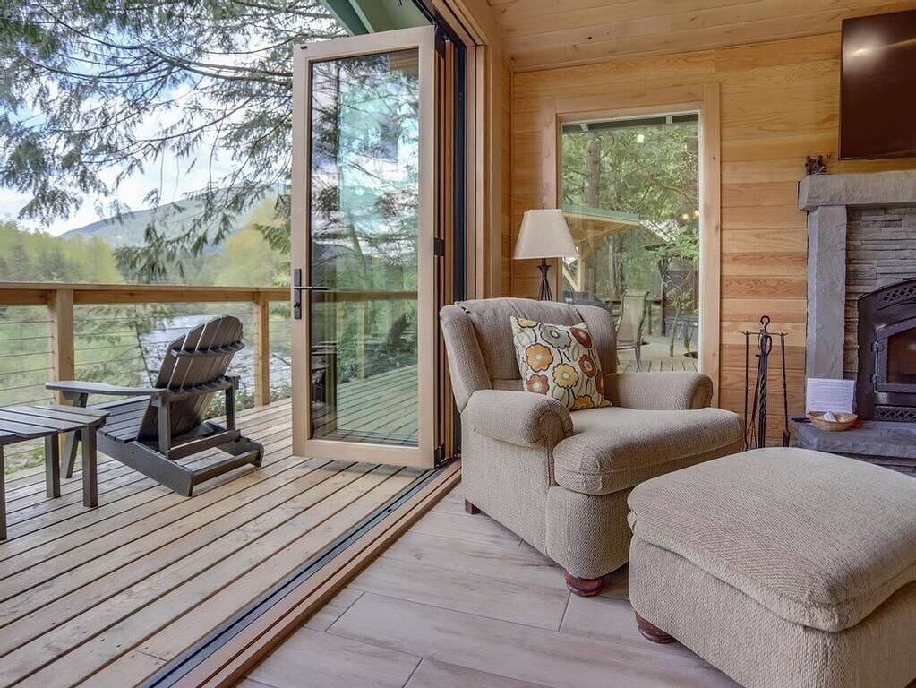 River View Cabin - Cozy Cabin, Awesome Views, Fireplace, Hot Tub in Welches, Mount Hood