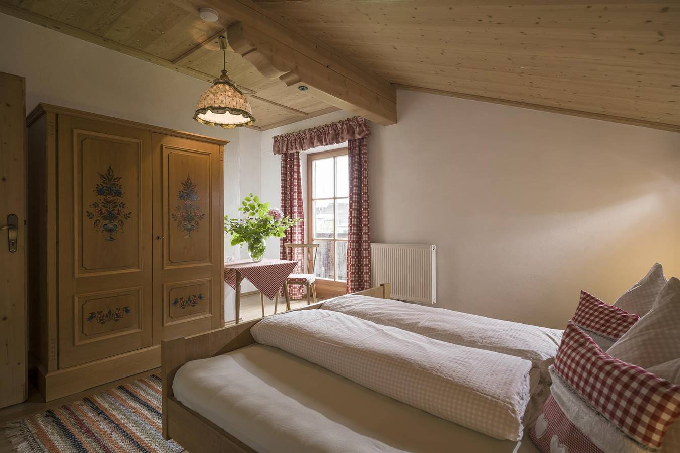 Ganze Ferienwohnung, Almhütte/3 Schlafräume/ Du,Wc,Kachelofen in Kössen, Kaiserwinkl