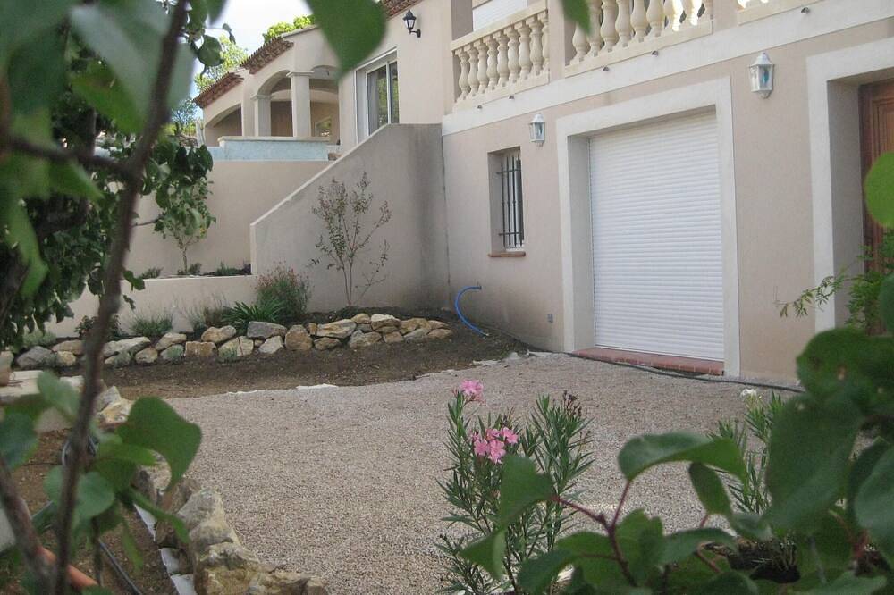 Appartement entier, T1 indépendant dans villa avec piscine/Spa sur la mer-Ensues la Redonne in Ensuès-la-Redonne, Côte méditerranéenne (France)