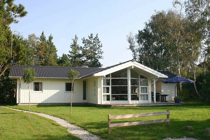 Ferienhaus für 10 Personen, mit Whirlpool und Sauna sowie Terrasse an der Kattegat Küste