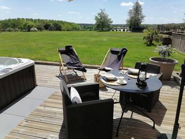 Gîte für 2 Personen, mit Sauna und Garten sowie Whirlpool und Terrasse in Frankreich