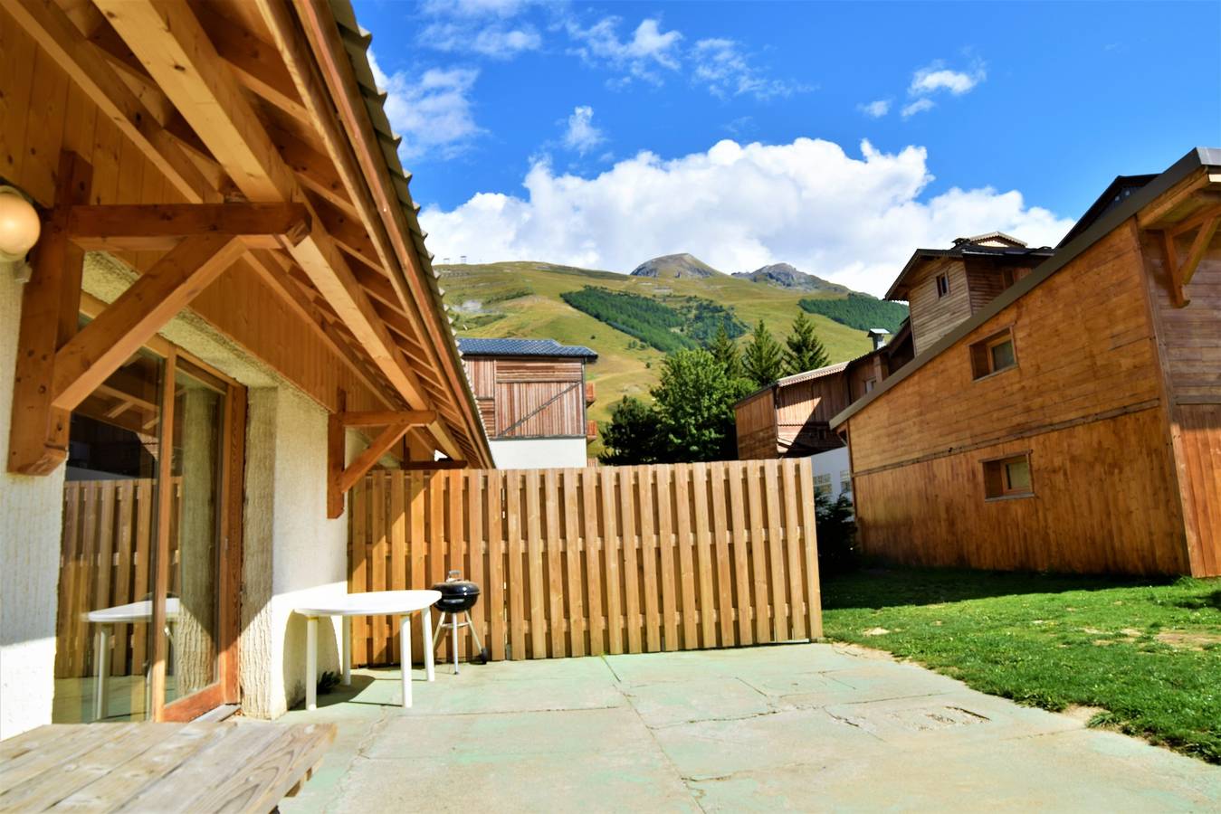 Appartement entier, Appartement « Le Chamois » avec jardin partagé et Wi-Fi in Mont-de-Lans, Les Deux Alpes