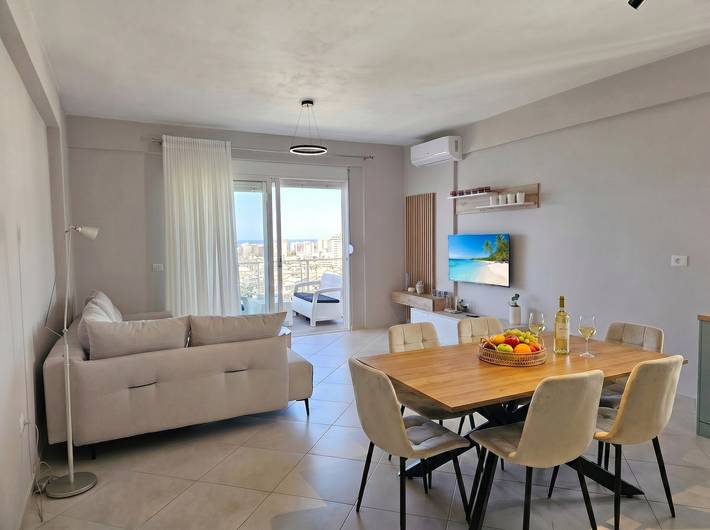 Ganze Wohnung, Ferienwohnung für 4 Personen mit Balkon in Sarandë, Vlorë
