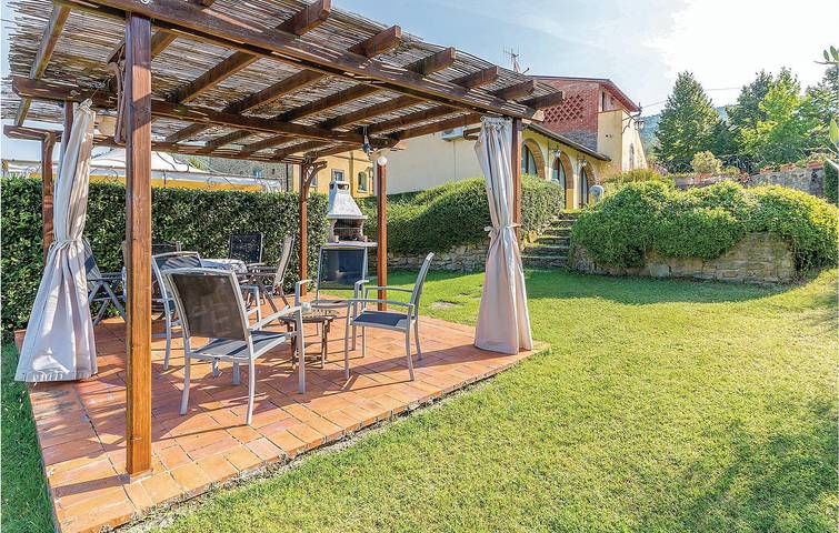 Location de vacances pour 4 personnes, avec piscine ainsi que jardin et terrasse à Arezzo - 2