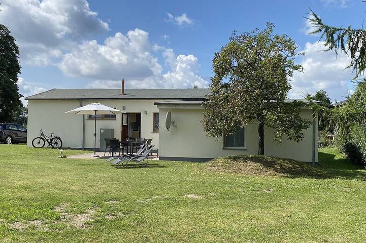 Ferienhaus für 8 Personen, mit Sauna und Terrasse sowie Garten in Lübberstorf
