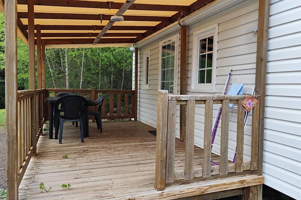 Mobile home with terrace - 3 guests in La Tour-d'Auvergne, Volcans d'Auvergne Regional Nature Park
