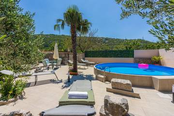 Ferienhaus für 4 Personen, mit Terrasse und Garten sowie Pool, mit Haustier in Crikvenica