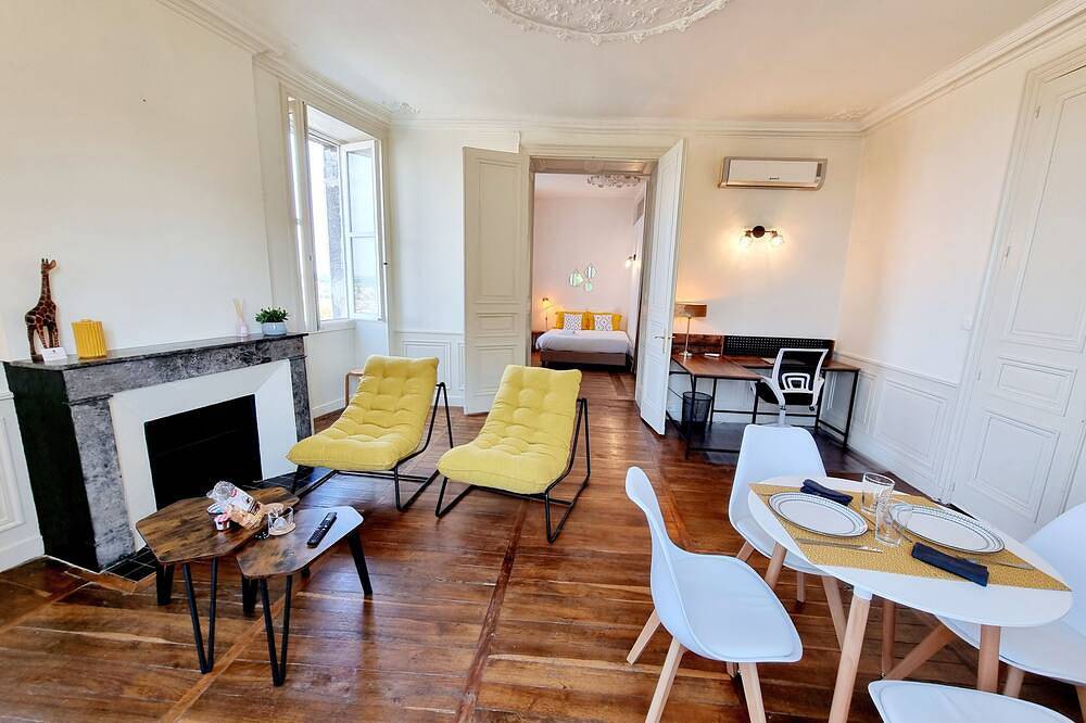 Entire apartment, Downtown apartment fiber in Angoulême, Charente