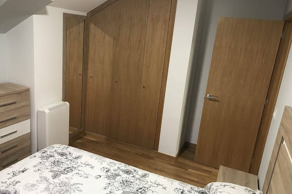 Entire apartment, 2 Bedroom Penthouse (3 Beds) With Terraces In Moaña - Playa A Xunqueira in Moaña, Rías Baixas