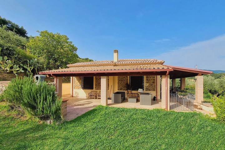 Ferienhaus für 6 Personen, mit Terrasse und Garten - 1