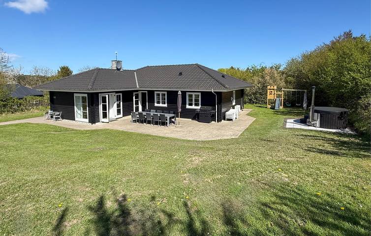 Ferienhaus für 8 Personen, mit Whirlpool und Garten sowie Terrasse und Sauna in Egsmark Strand