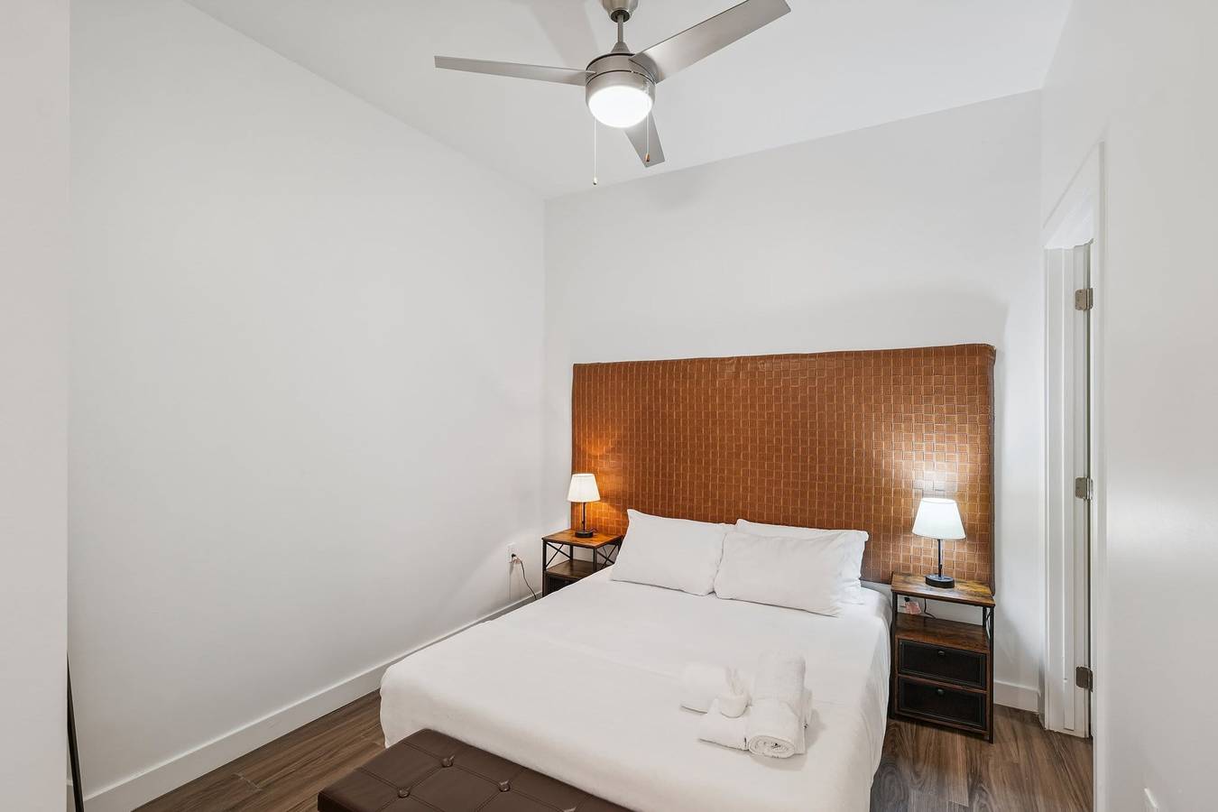 Entire apartment, Cozysuites Adeline Sdo - valet parking gym pool in Phoenix, Maricopa County