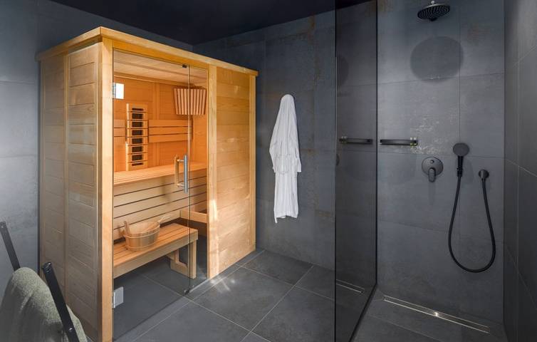 Ferienhaus für 6 Personen, mit Terrasse und Whirlpool sowie Garten und Sauna in Kastelir - 4