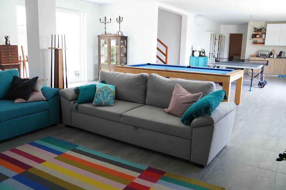 Casa do Mural - Heated pool, games room, garden and beaches nearby! in Praia do Meco, Sesimbra (Castelo)