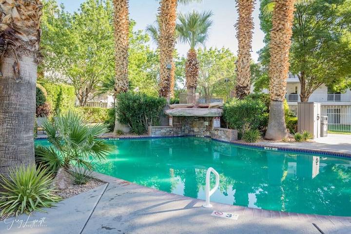 Vacation rental for 10 people, with yard and balcony in St. George (UT)