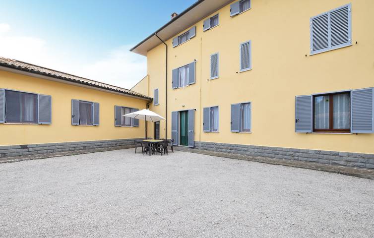Gîte pour 6 personnes, avec jardin ainsi que piscine et terrasse, animaux acceptés à Castiglione del Lago - 2