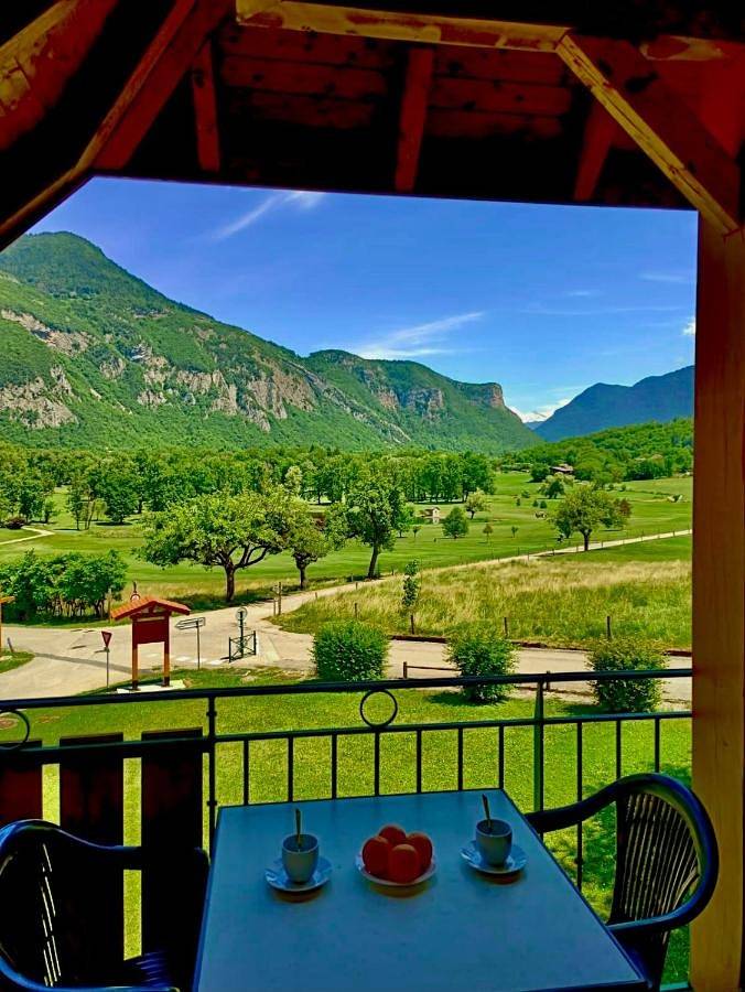 Gîte pour 4 personnes, avec balcon et vue ainsi que piscine et sauna à Giez - 2