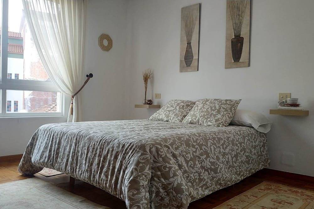 Apartamento entero, Marvelous 3-bedroom apartment with Wifi near the beach in Ribeira in Riveira, Rias Baixas