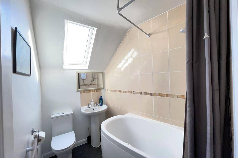 Ganze Wohnung, Cosy Family One Bedroom flat with private Kitchen in Sutton (London), London