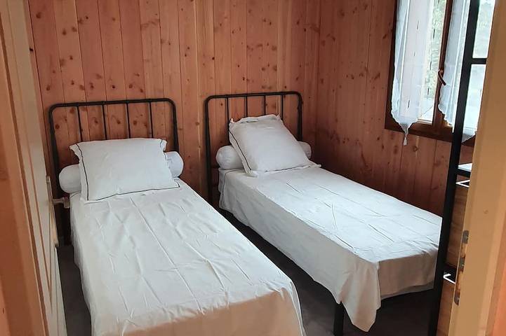 Gîte pour 6 personnes, avec terrasse et jardin à Montréal (Rhône-Alpes) - 4