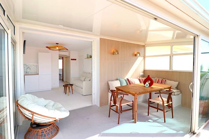 Lägenhet för 5 Personer, med terass och havsutsikt i Antibes