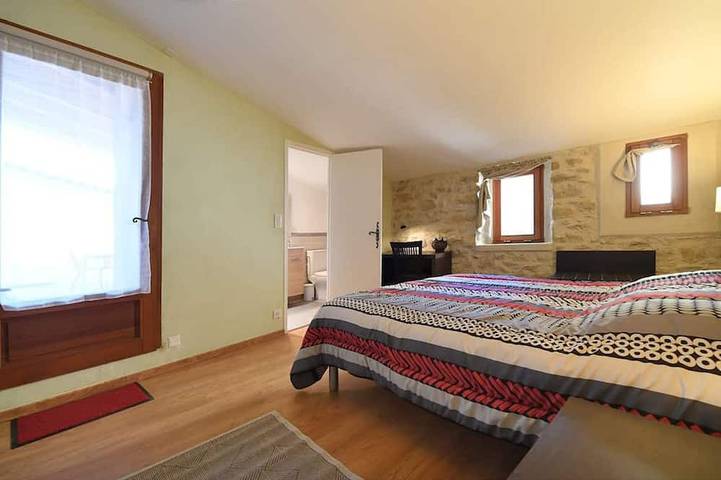 Location de vacances pour 6 personnes, avec terrasse et piscine à Tornac - 3