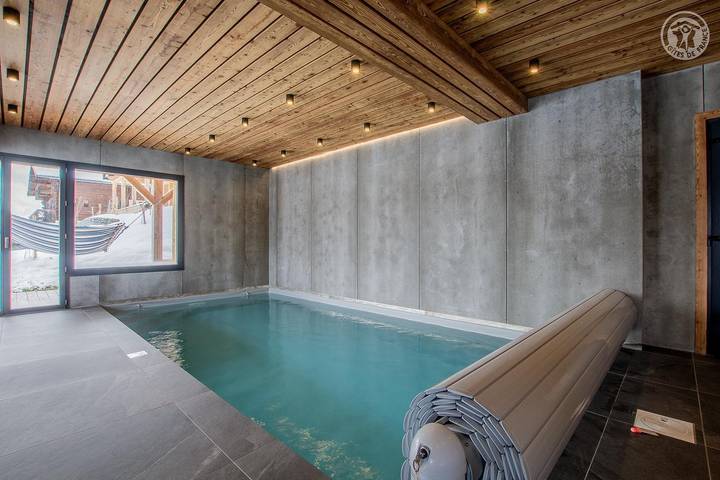 Chalet pour 15 personnes, avec terrasse ainsi que piscine et vue, animaux acceptés à Notre-Dame-de-Bellecombe - 2