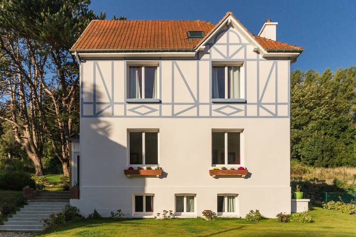 Gîte pour 15 personnes, avec Terrasse ainsi que Jardin et Vue