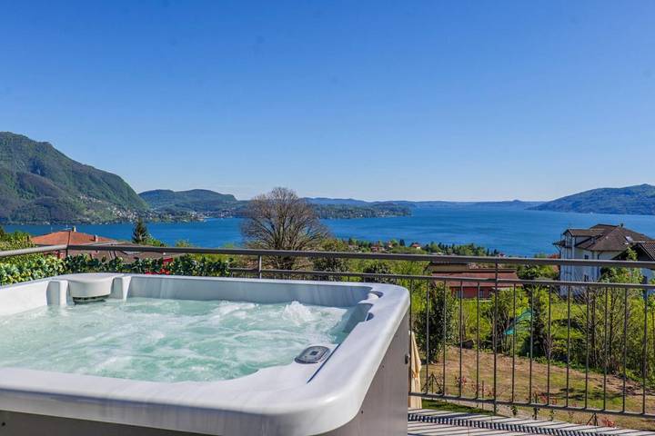 Holiday rental for 12 people, with Hot tub and Terrace as well as View and Lake view in Lago Maggiore