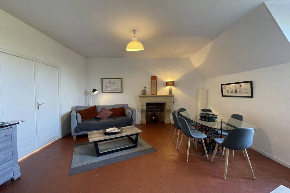 Gîte rénové au Château d'Avrilly, 3 chambres, animaux acceptés, wifi à Trévol in Trévol, Allier
