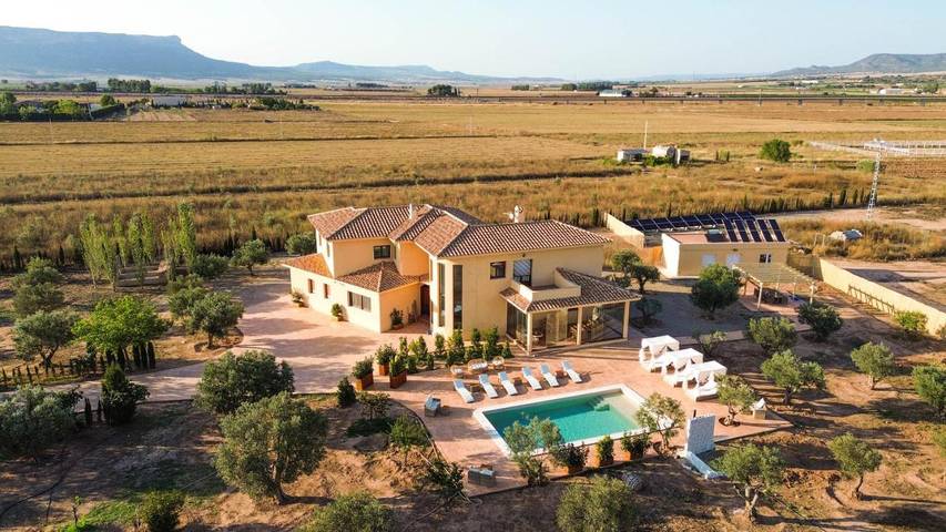Casa rural para 2 personas, con Jacuzzi y Jardín además de Piscina y Vistas en Provincia de Albacete - 2