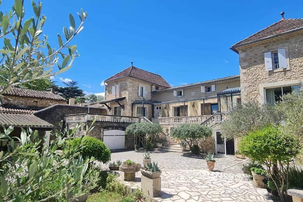 Förderung - 40% August und September prächtige Villa, Schwimmbad und Park in Cornillon, Nimes und Umgebung