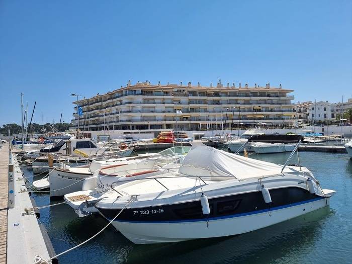 Ganze Ferienwohnung, Ferienwohnung für 4 Personen mit Terrasse in l'Escala, Oberampurien