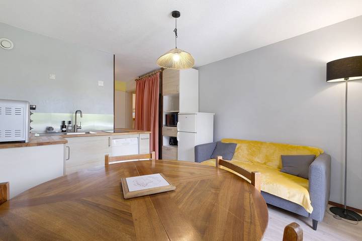 Appartement entier, Appartement « Venus » avec vue sur la montagne, piscine partagée et terrasse privée in Gresse-en-Vercors, Parc naturel régional du Vercors