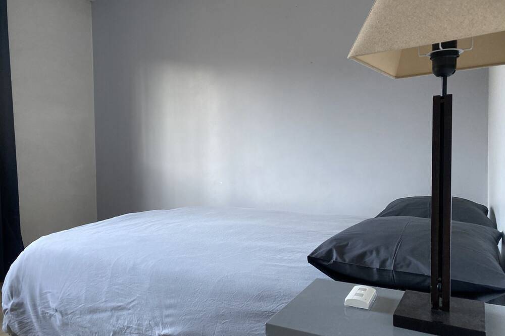 Appartement entier, Magnifique Appartement Suresnes Avec Vue Tour Eiffel in Suresnes, Hauts-de-Seine