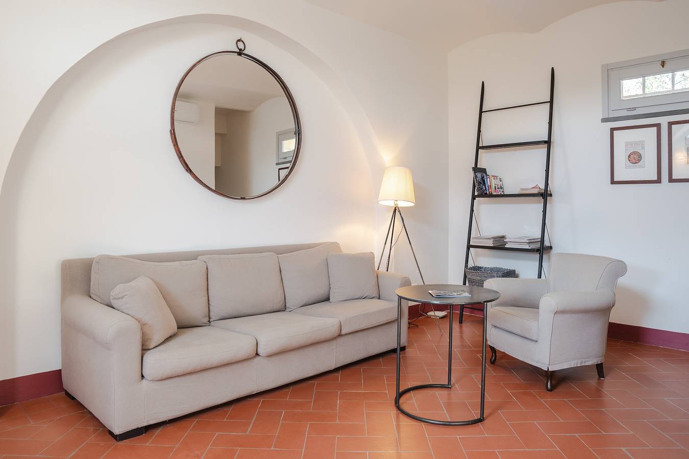 Ganze Wohnung, Ferienhaus 'Magazzino 1' mit Gemeinschaftspool, Wi-Fi und Klimaanlage in Arezzo Provinz