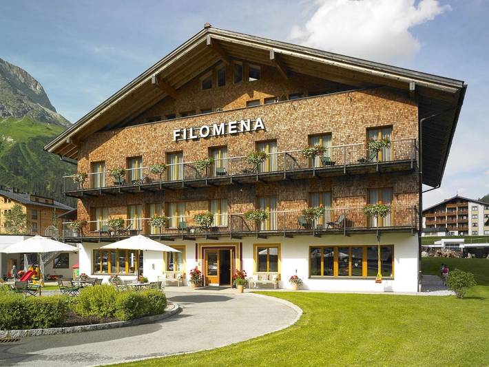 Appartement, with Terras and Whirlpool as well as Tuin and Zwembad in Lech