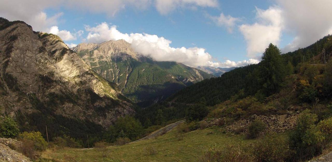 Quadruple Room with Mountain View in La Condamine-Châtelard, Région de Barcelonnette