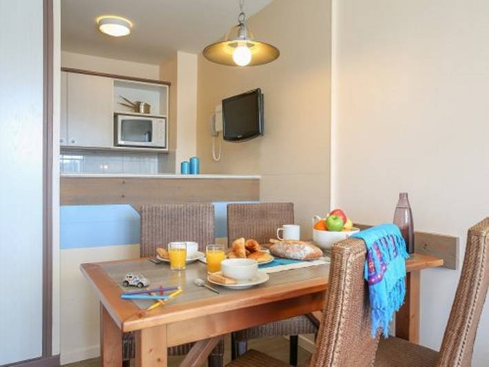 Gîte pour 4 personnes, avec sauna et jardin ainsi que piscine et balcon, adapté aux familles dans Aquaclub de Belle Dune - 2