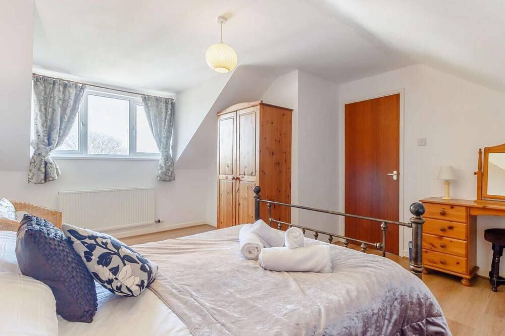 3 Bed in Swansea in Swansea region