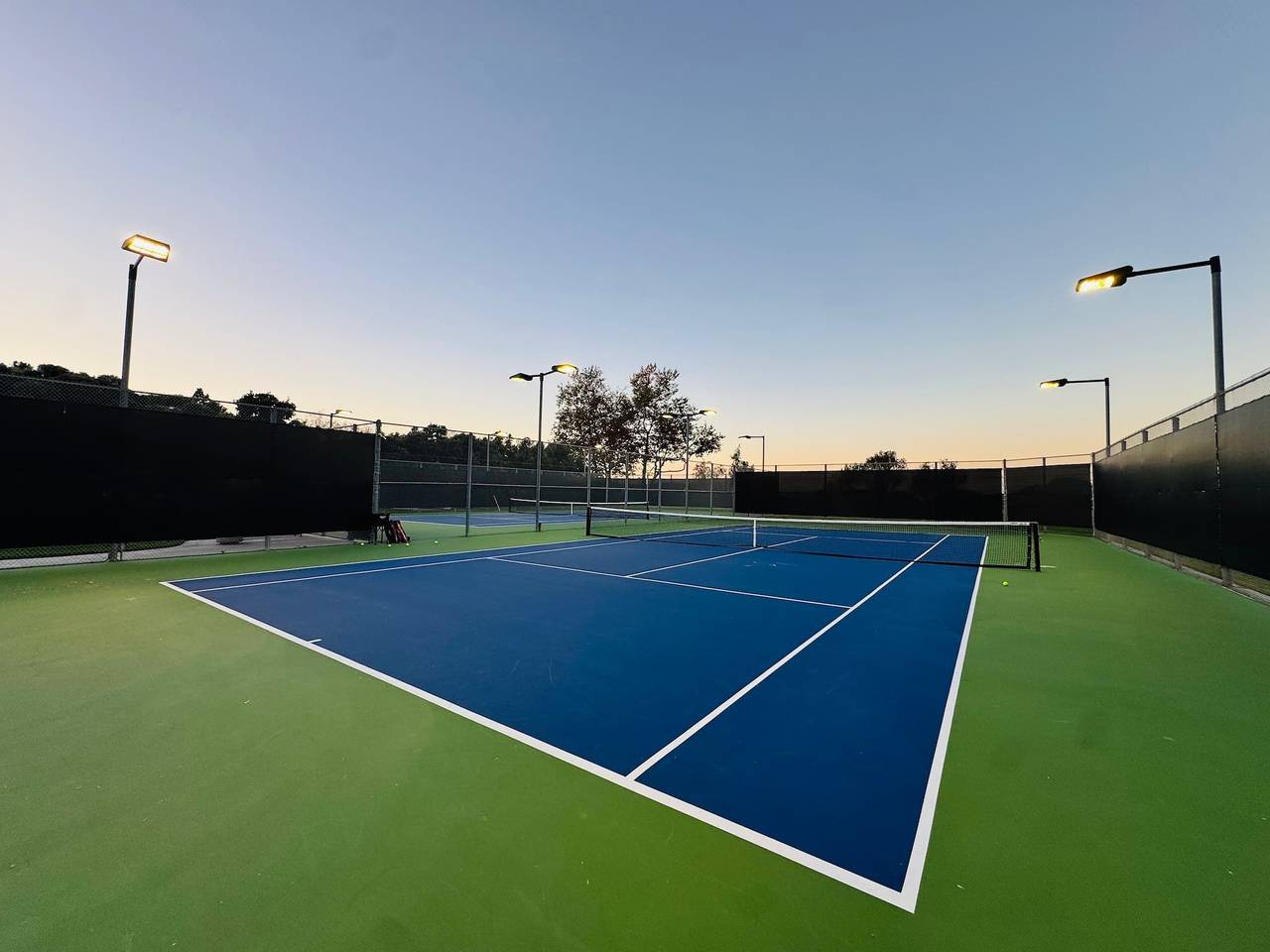 Resort-style Gated Coastal Retreat Pool Tennis in Newport Beach, Condado de Orange